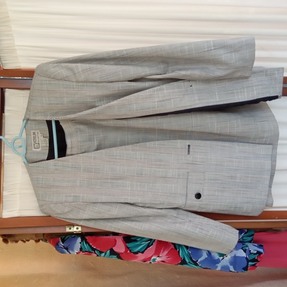 Atrium Collection.  2 piece Blazer/Straight Skirt. Size 5/6. Grey/white plaid - Picture 1 of 9